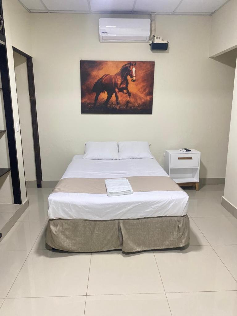 Hotel La Capilla - Suites & Apartments San Benito Сан-Сальвадор Экстерьер фото